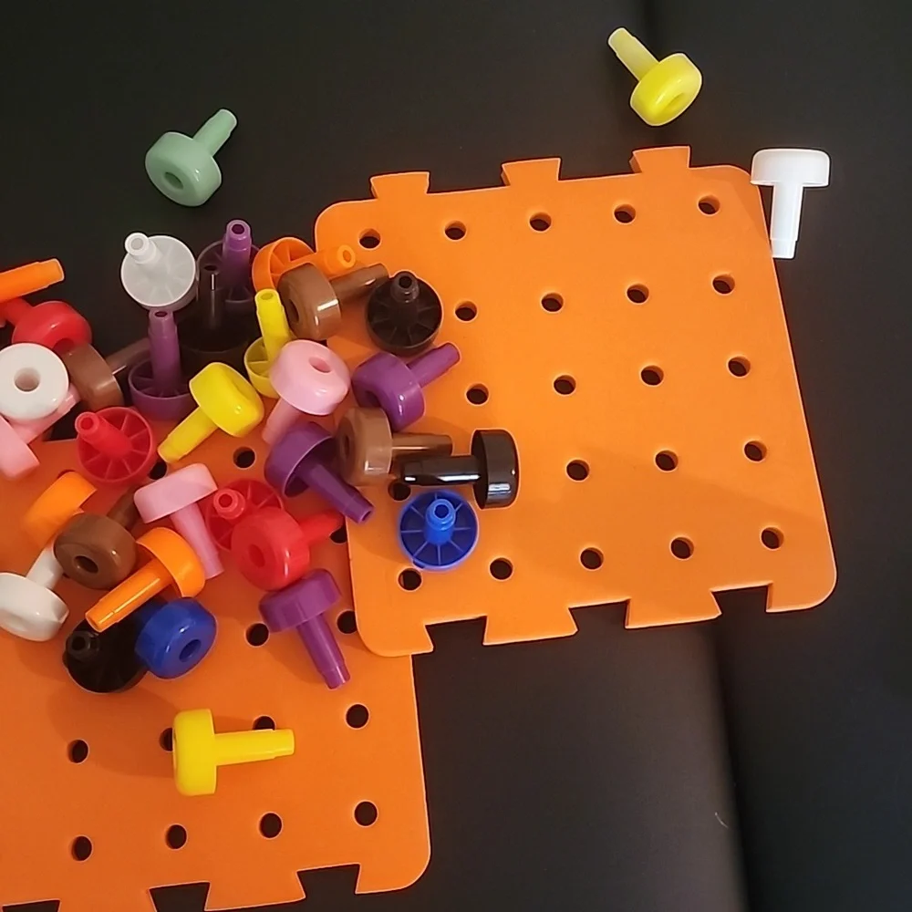 Gleeporte Peg Game